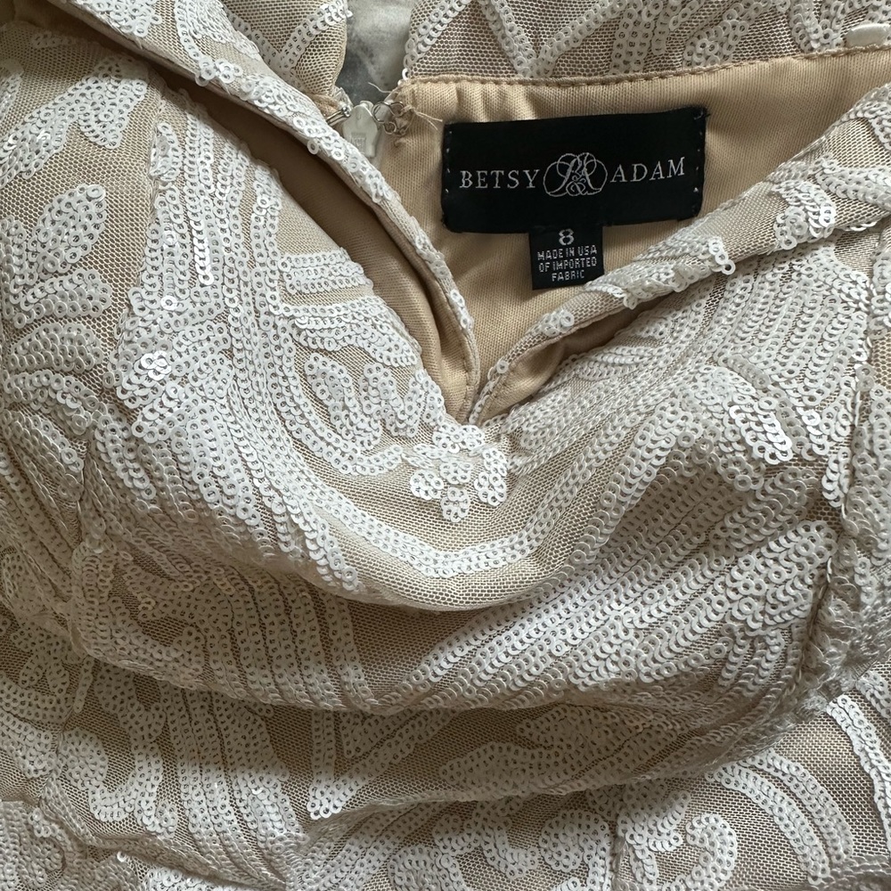 Betsy and Adams formal dress sweetheart neckline